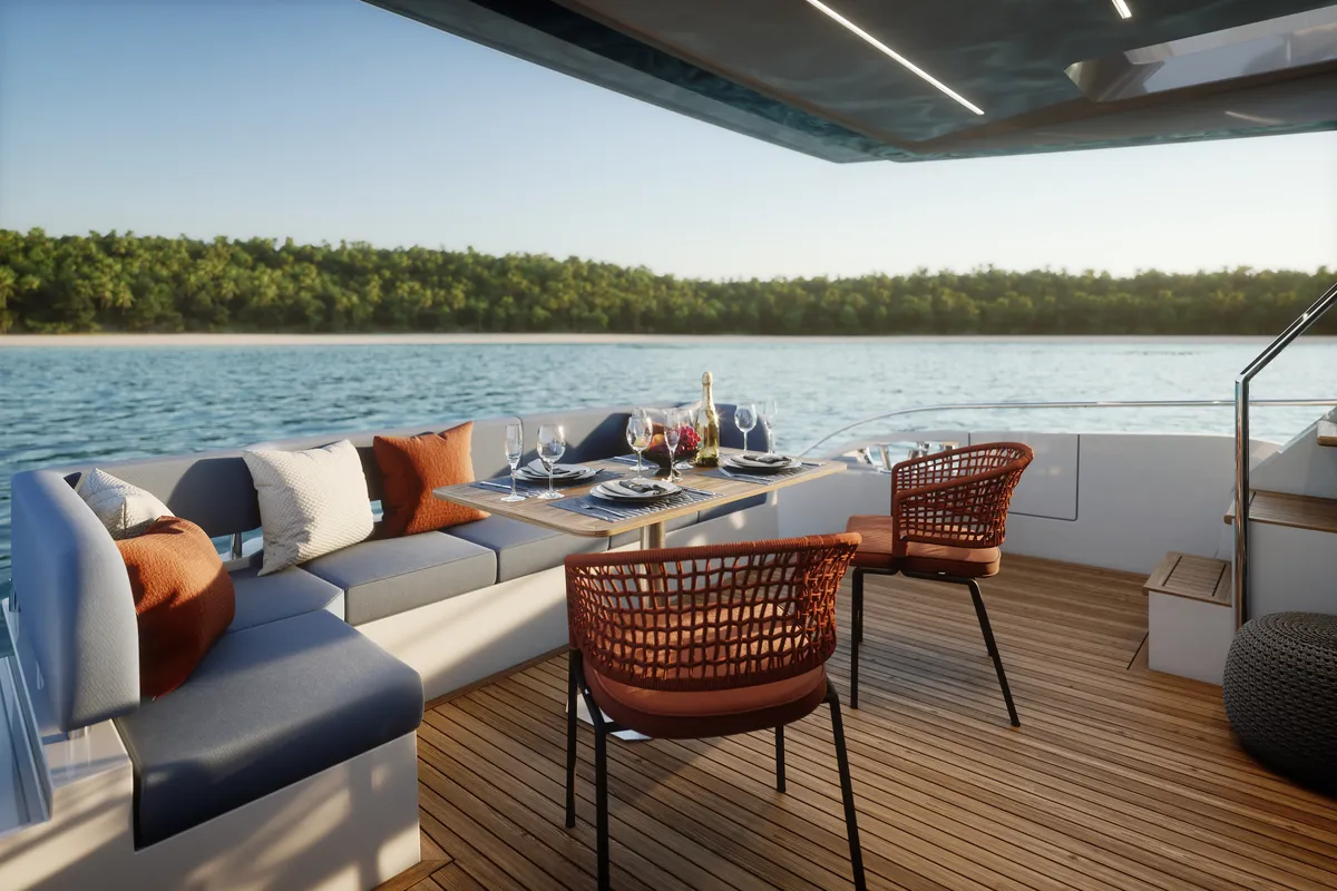 Intermarine 580HDF — Popa e proa