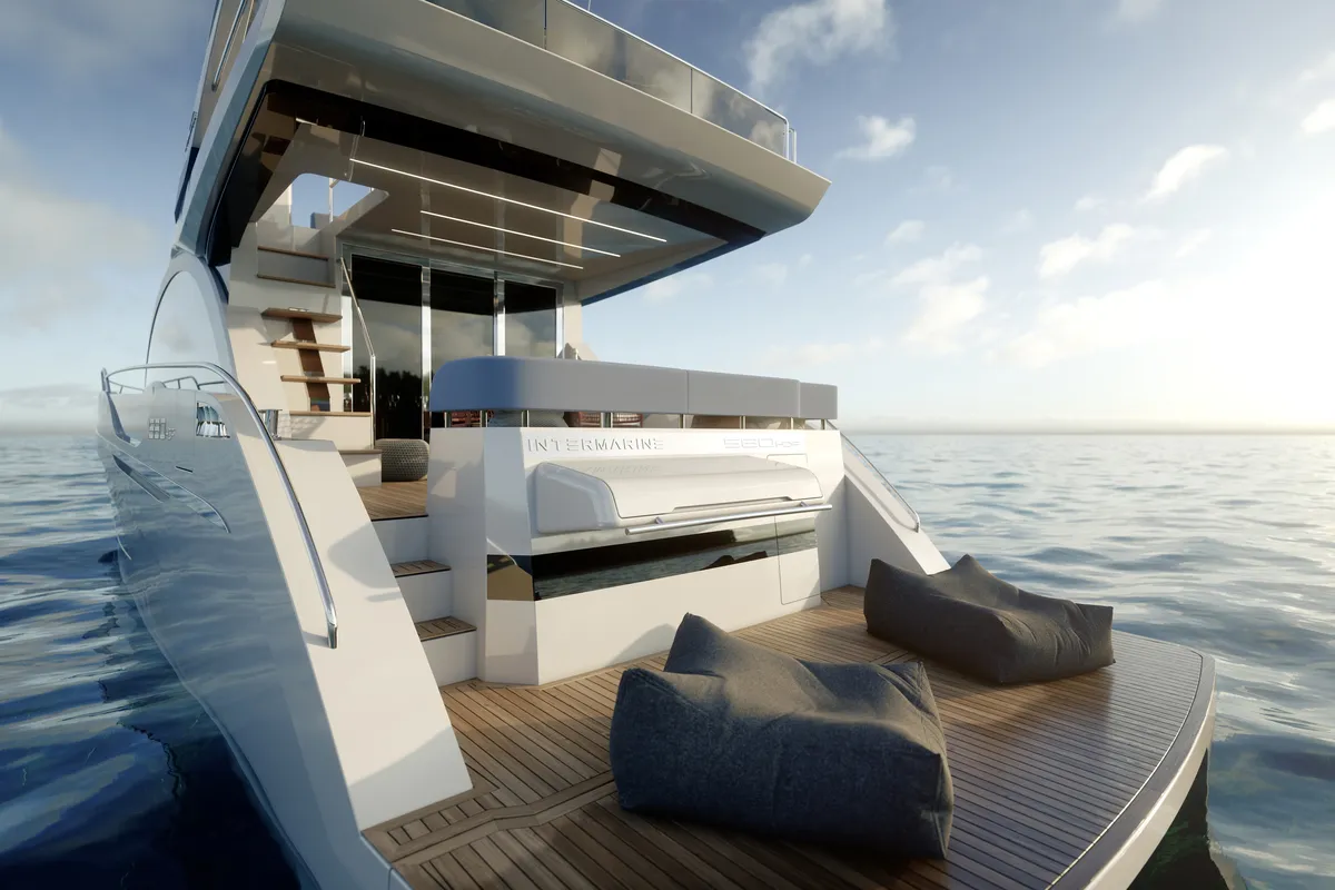 Intermarine 580HDF — Flybridge